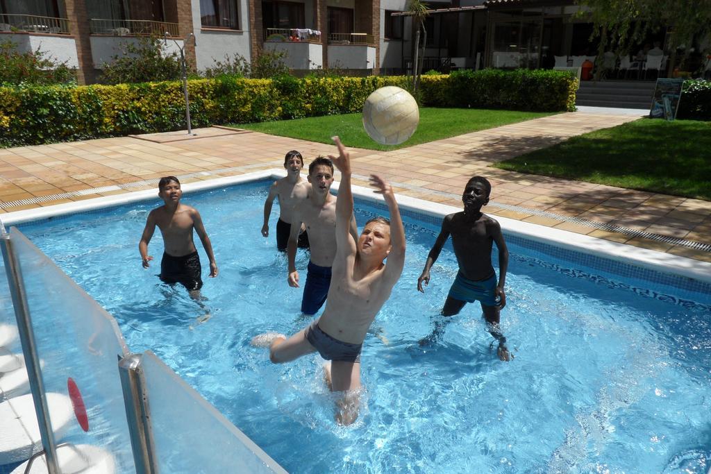 Aparthotel Las Mariposas Lloret de Mar Bagian luar foto