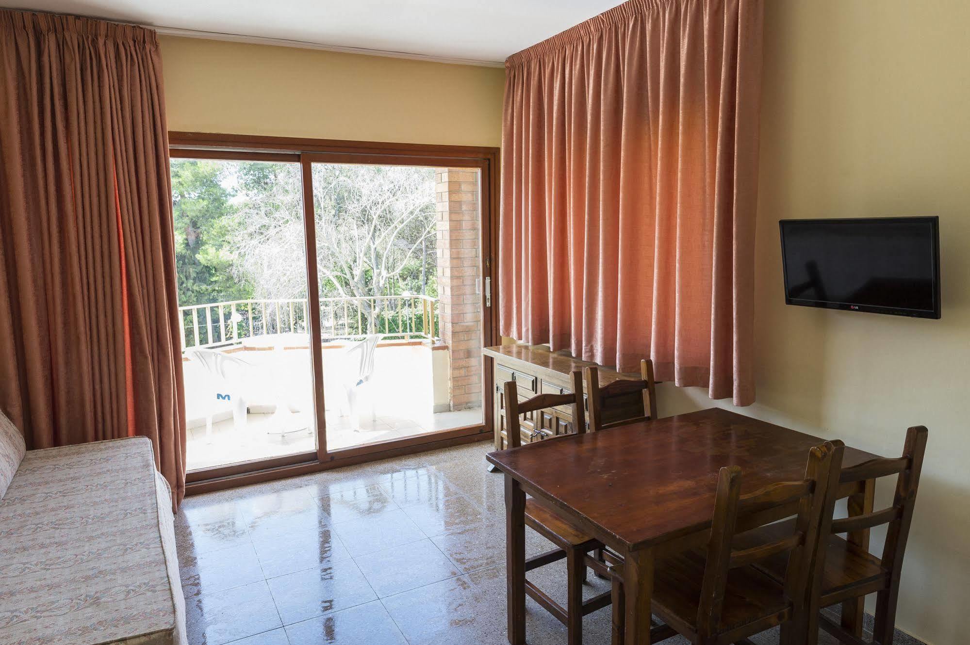 Aparthotel Las Mariposas Lloret de Mar Bagian luar foto