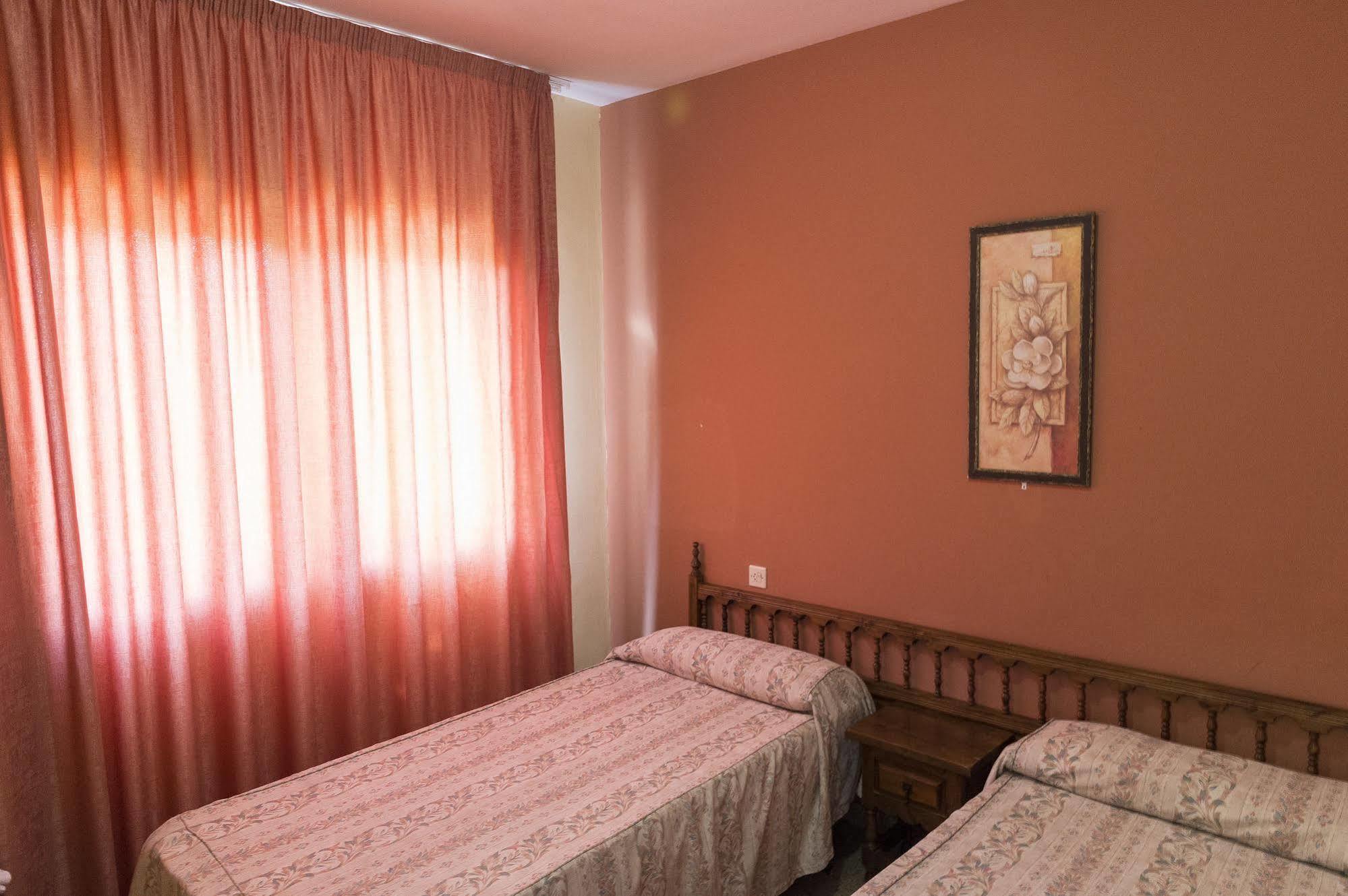 Aparthotel Las Mariposas Lloret de Mar Bagian luar foto